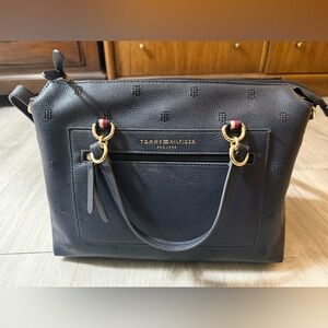 Tommy Hilfiger navy blue crossbody handbag/purse
